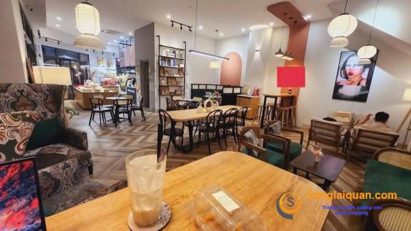 Sang quán cafe