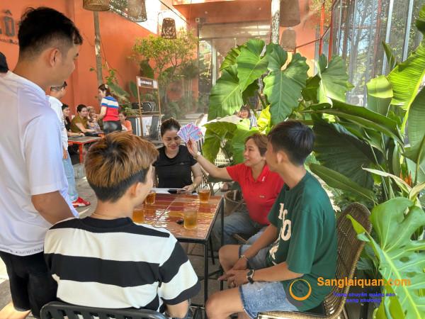 Sang quán cafe