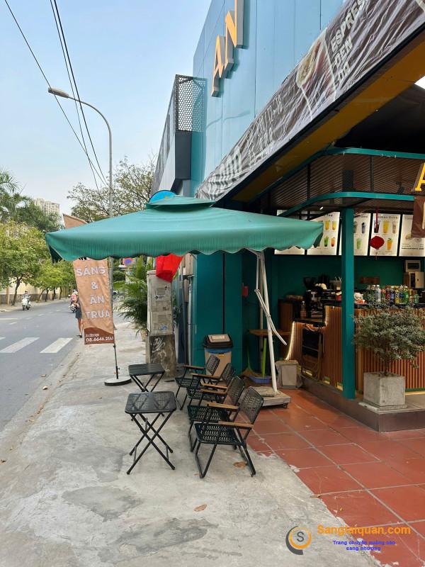 Sang quán cafe