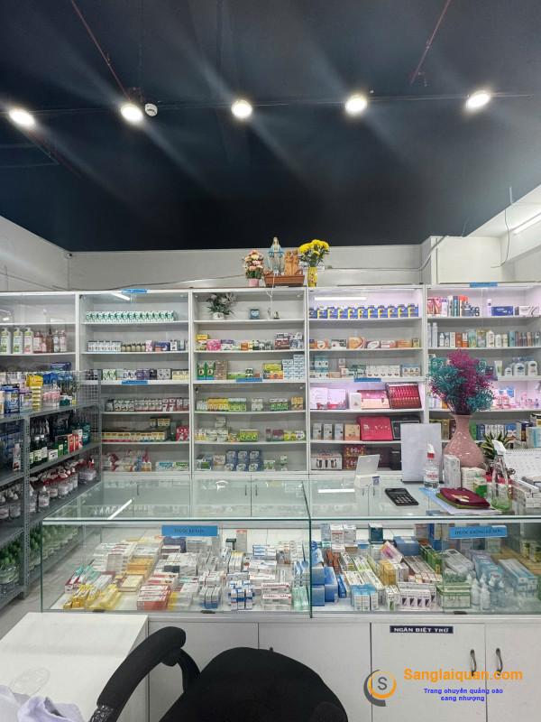 Sang nhà thuốc tây