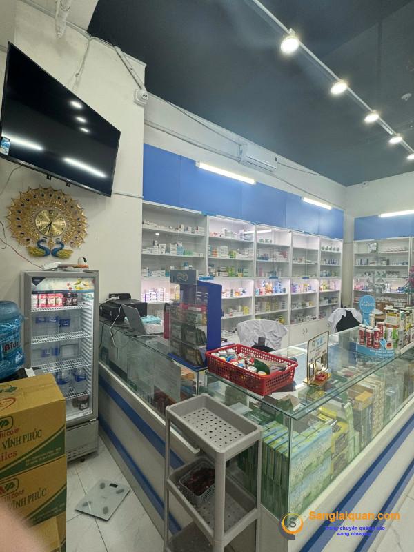 Sang nhà thuốc tây