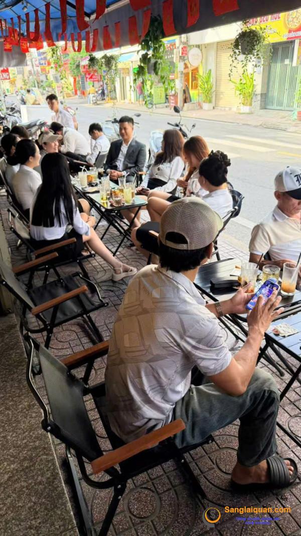 Sang quán cafe
