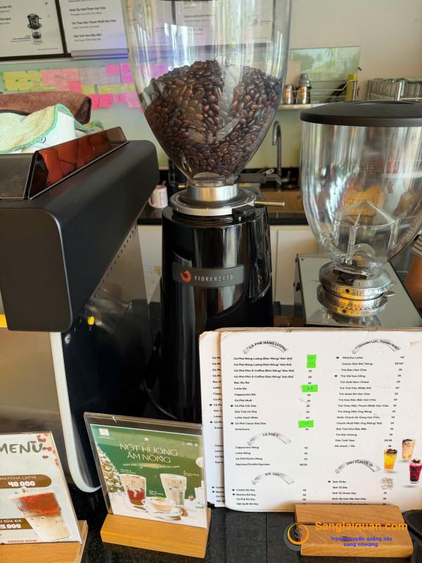 Sang quán cafe