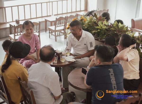 Sang quán cafe