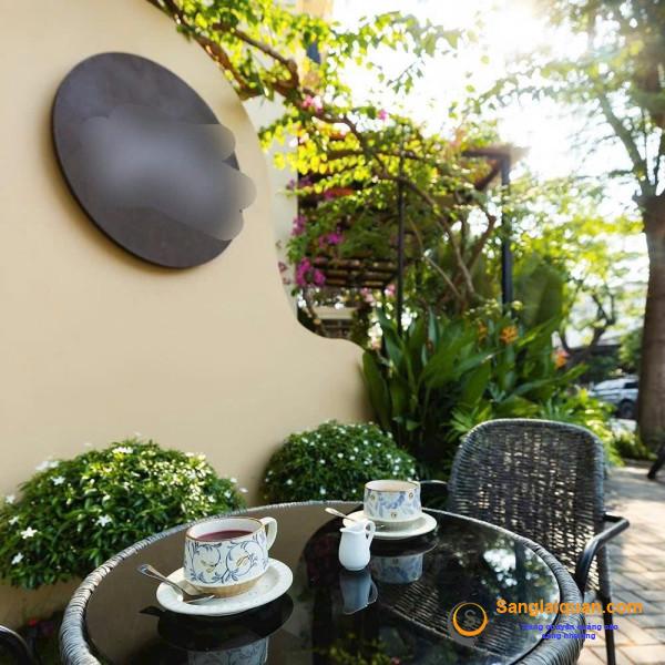 Sang quán cafe