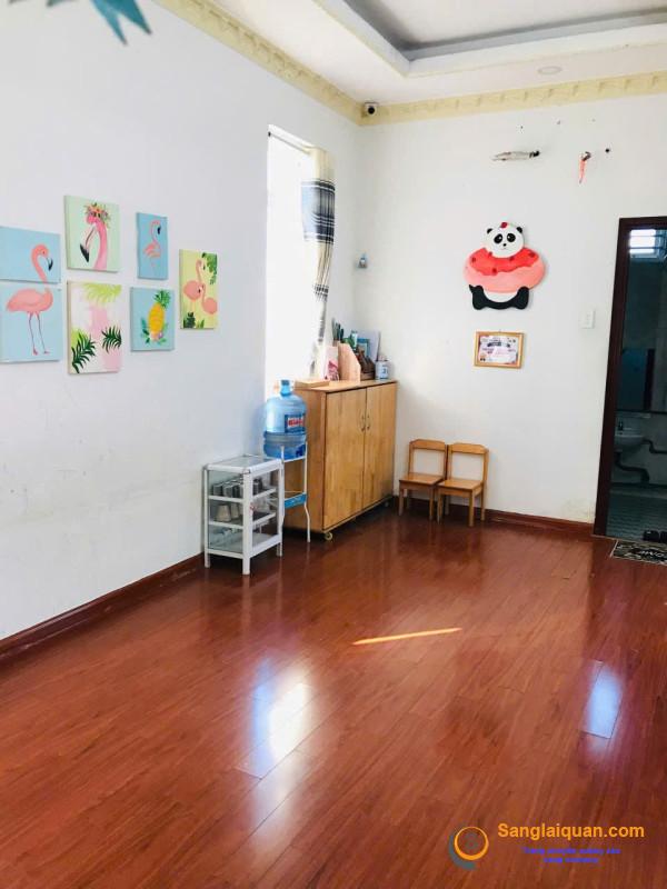 Sang trường mầm non